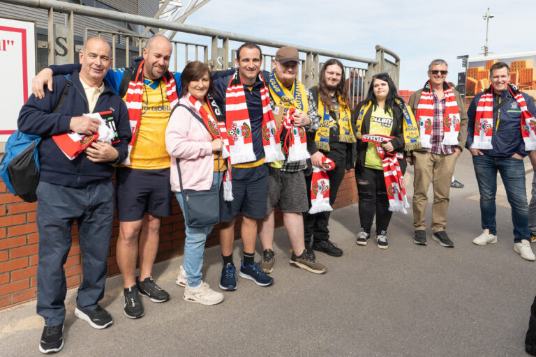 Voetbalsjaals op maat voor de Midnite Express: een Wembley-project onder hoogspanning